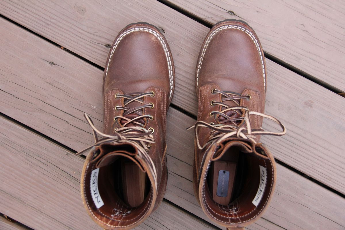 Photo by jbyer111 on November 3, 2025 of the Nicks Urban Logger in Horween Natural Waxed Flesh.