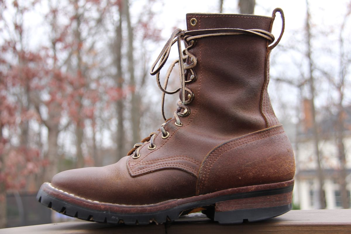 Photo by jbyer111 on November 30, 2025 of the Nicks Urban Logger in Horween Natural Waxed Flesh.