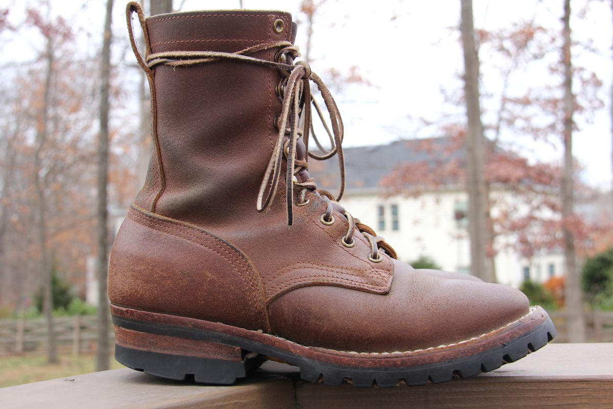 Photo by jbyer111 on November 30, 2025 of the Nicks Urban Logger in Horween Natural Waxed Flesh.