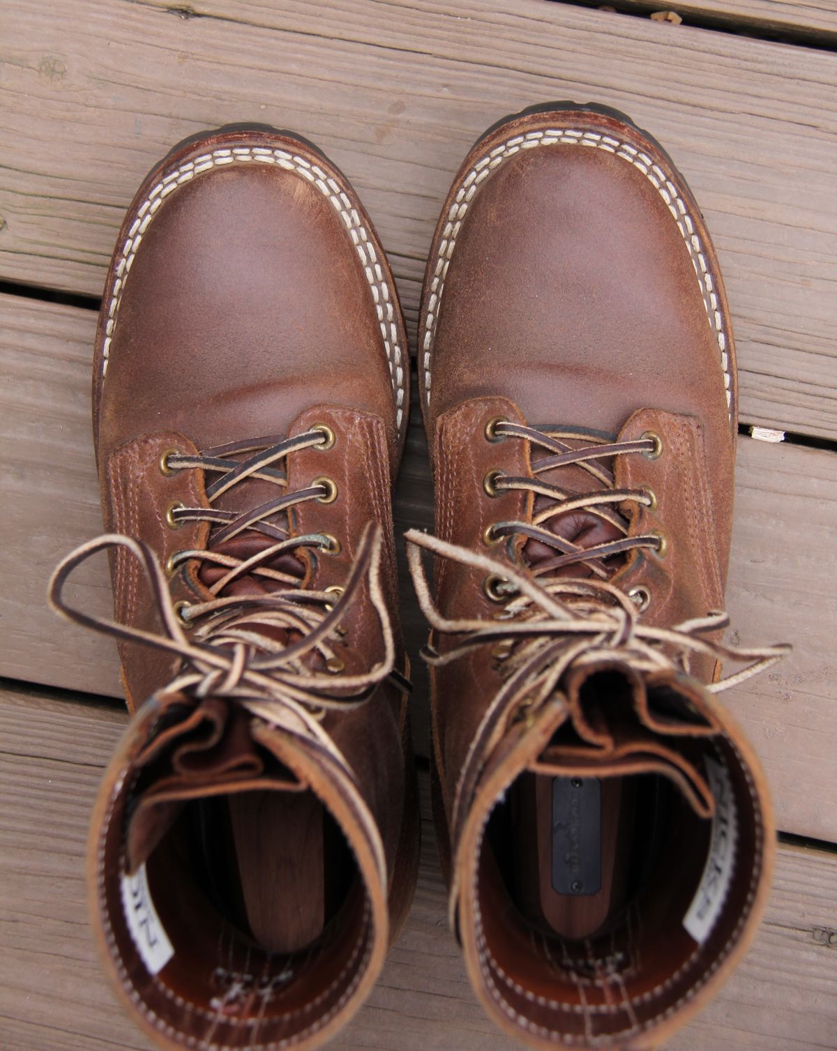 Photo by jbyer111 on November 30, 2025 of the Nicks Urban Logger in Horween Natural Waxed Flesh.