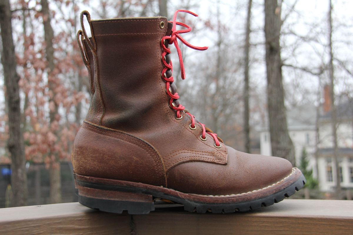 Photo by jbyer111 on January 1, 2026 of the Nicks Urban Logger in Horween Natural Waxed Flesh.