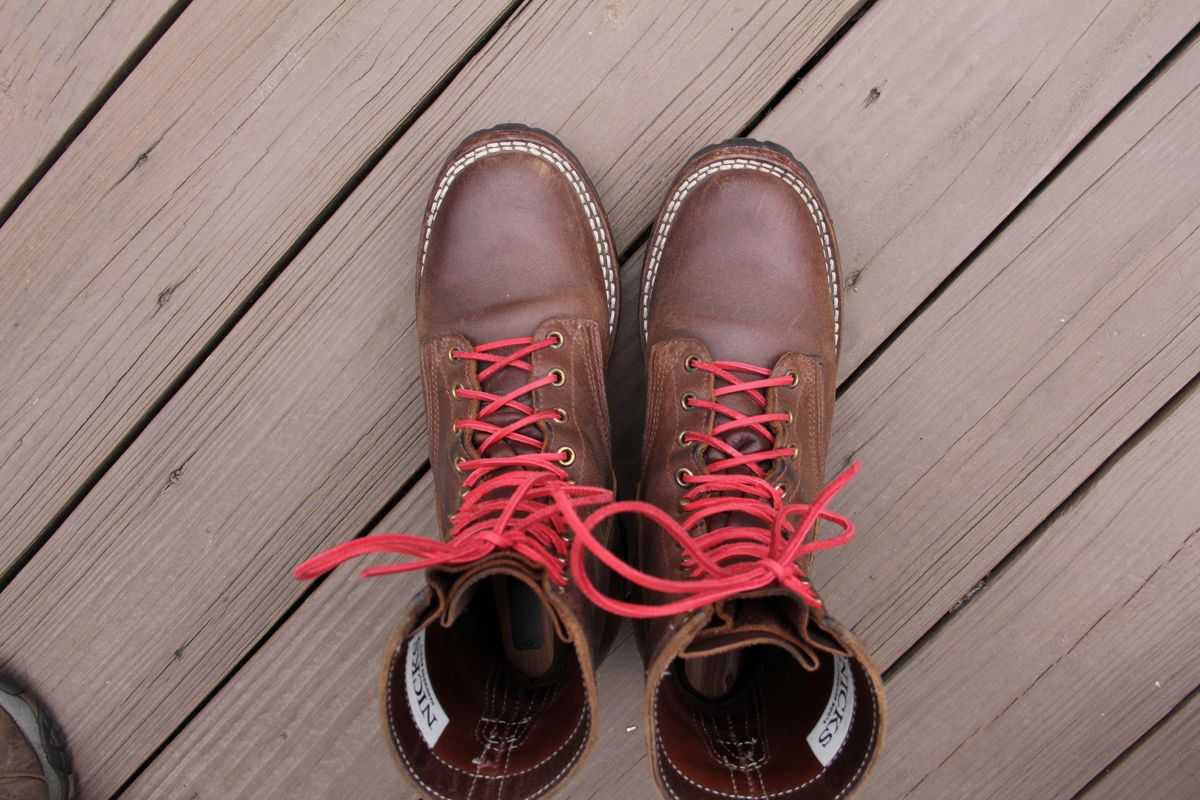 Photo by jbyer111 on January 1, 2026 of the Nicks Urban Logger in Horween Natural Waxed Flesh.
