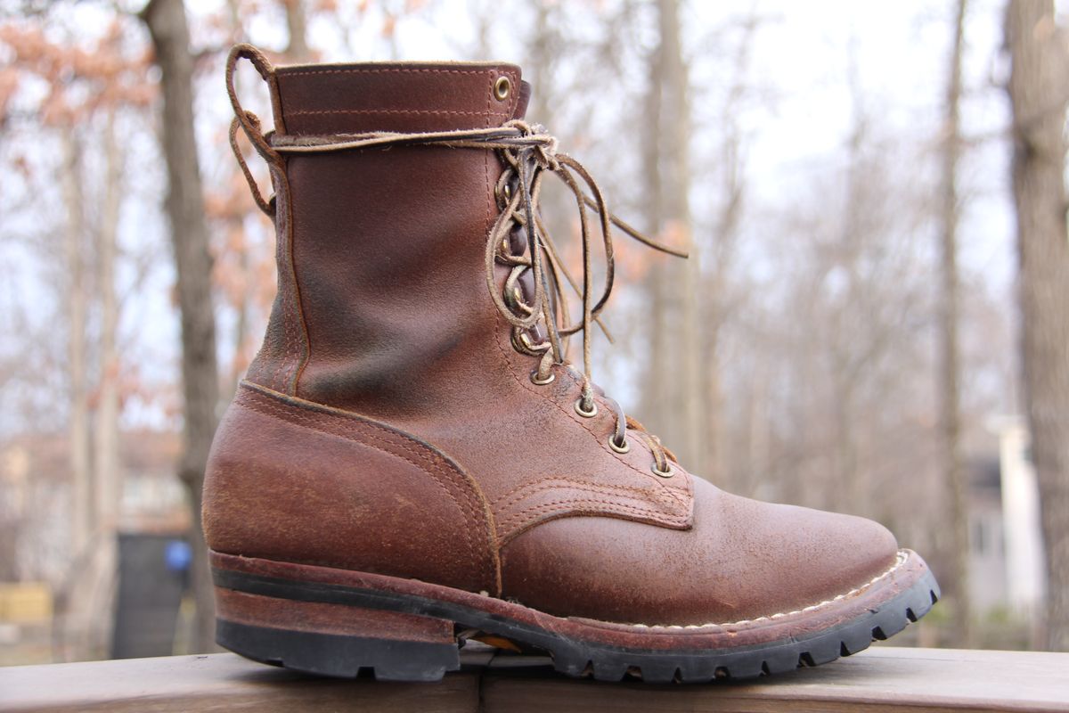 Photo by jbyer111 on March 3, 2026 of the Nicks Urban Logger in Horween Natural Waxed Flesh.