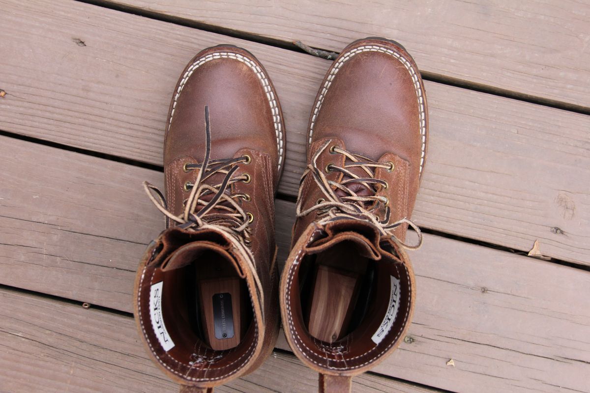 Photo by jbyer111 on March 3, 2026 of the Nicks Urban Logger in Horween Natural Waxed Flesh.