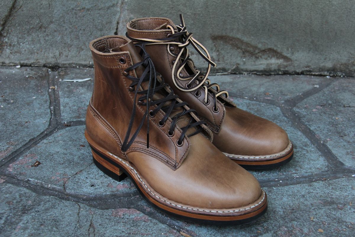 Photo by jbyer111 on November 11, 2022 of the White's Bounty Hunter in Horween Natural Chromexcel.