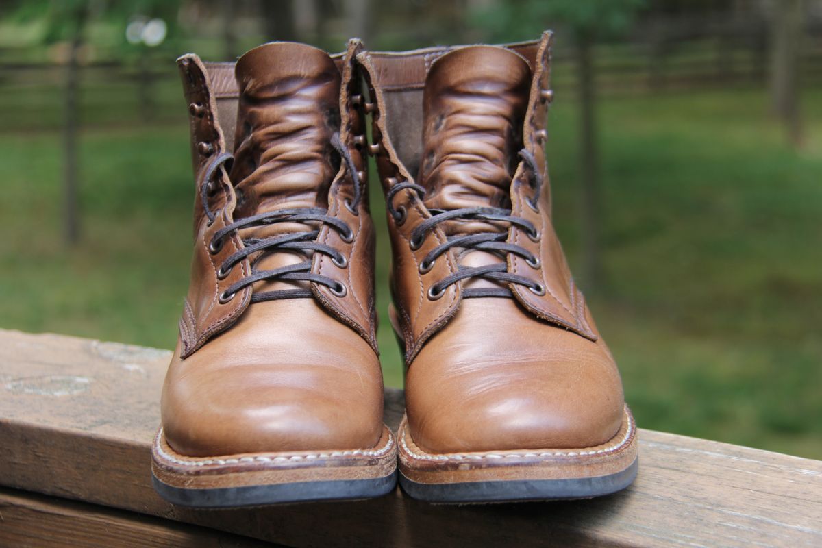 Photo by jbyer111 on June 6, 2023 of the White's Bounty Hunter in Horween Natural Chromexcel.