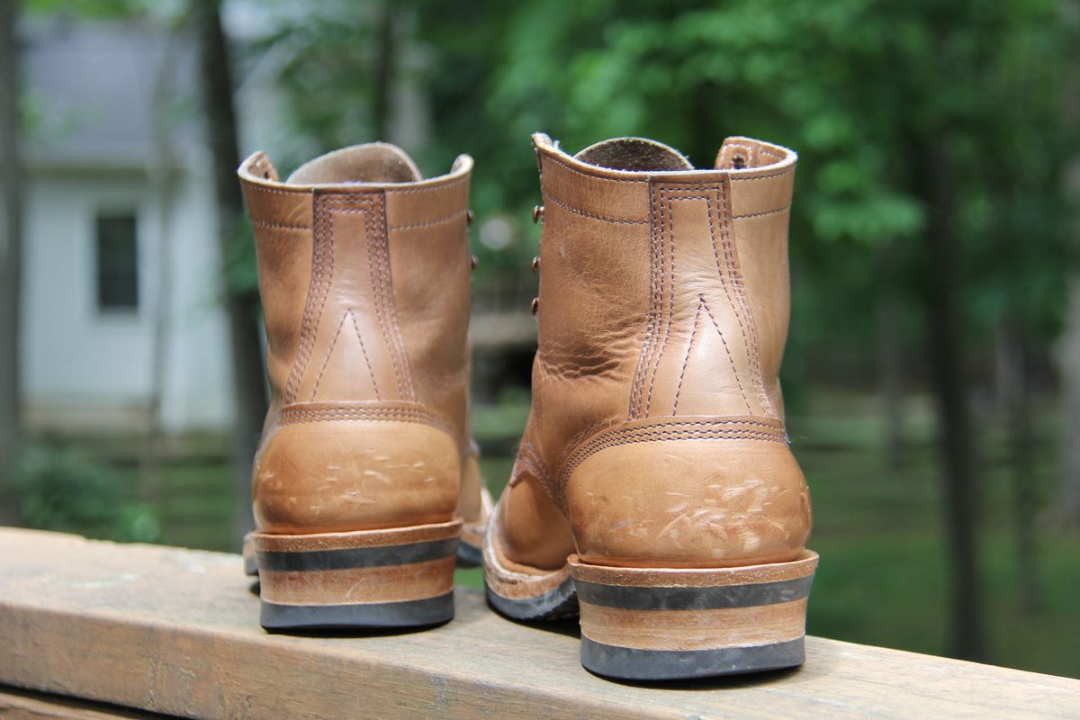 Photo by jbyer111 on June 6, 2023 of the White's Bounty Hunter in Horween Natural Chromexcel.