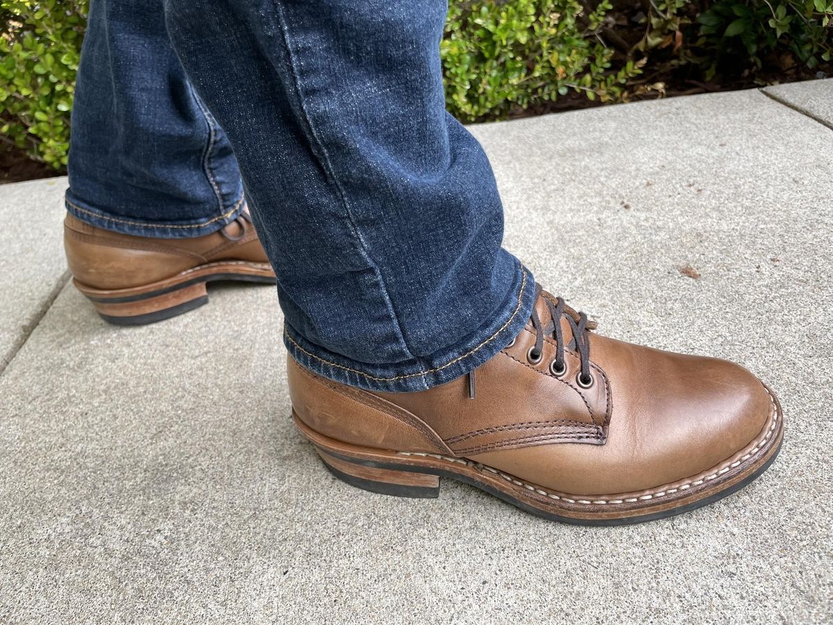 Photo by jbyer111 on May 23, 2023 of the White's Bounty Hunter in Horween Natural Chromexcel.