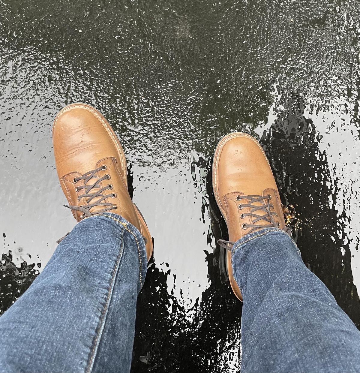 Photo by jbyer111 on April 28, 2023 of the White's Bounty Hunter in Horween Natural Chromexcel.