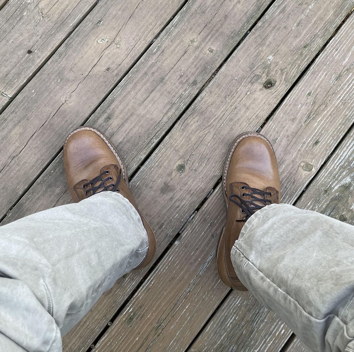 Photo by jbyer111 on April 19, 2023 of the White's Bounty Hunter in Horween Natural Chromexcel.