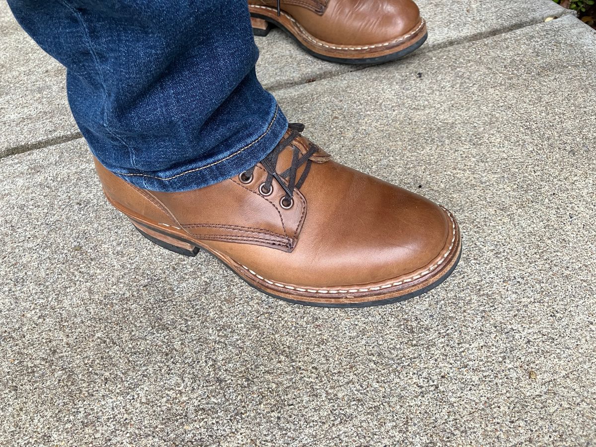 Photo by jbyer111 on August 29, 2023 of the White's Bounty Hunter in Horween Natural Chromexcel.