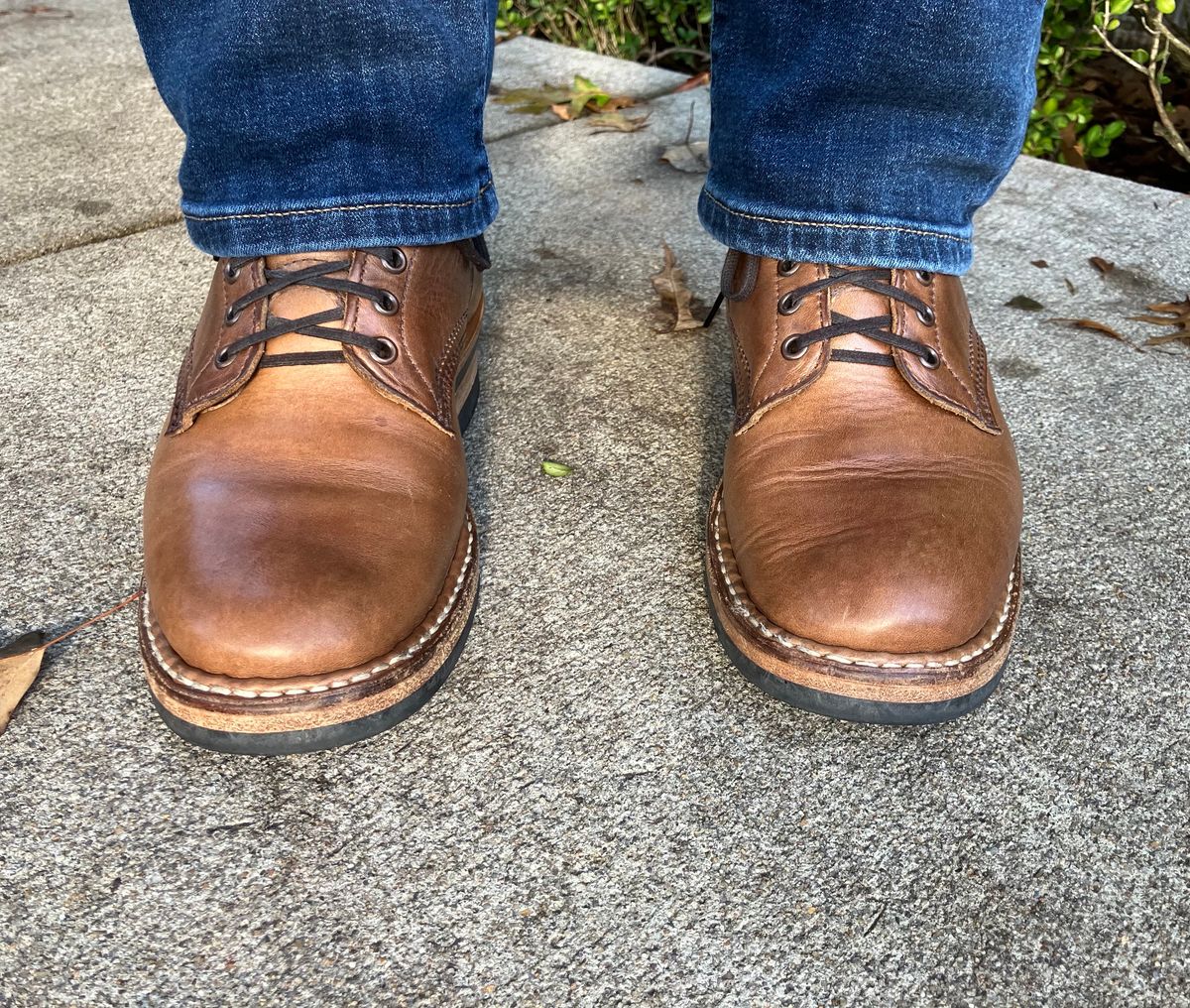 Photo by jbyer111 on September 18, 2023 of the White's Bounty Hunter in Horween Natural Chromexcel.