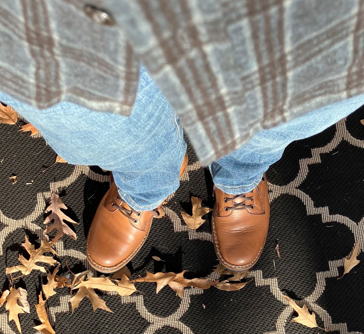 Photo by jbyer111 on November 28, 2023 of the White's Bounty Hunter in Horween Natural Chromexcel.