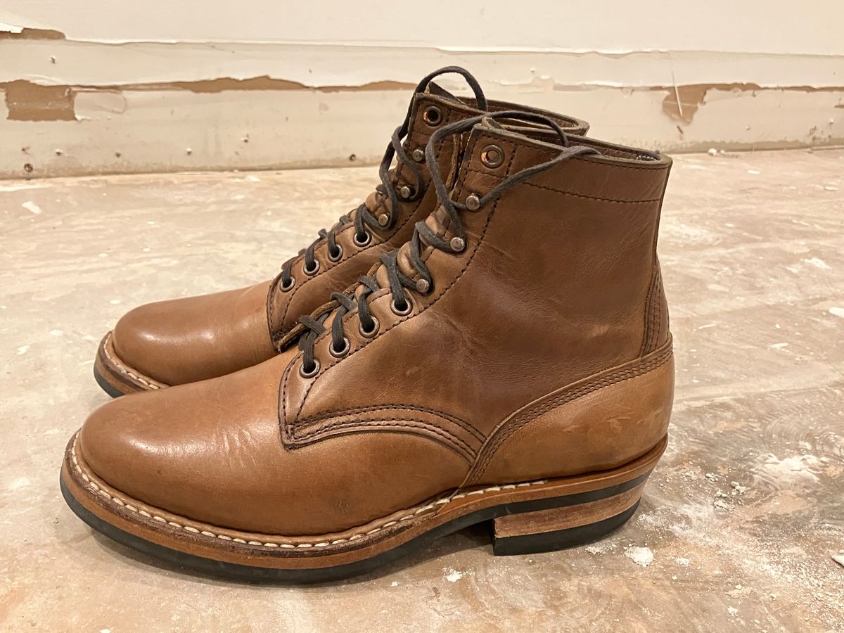 Photo by jbyer111 on February 17, 2024 of the White's Bounty Hunter in Horween Natural Chromexcel.