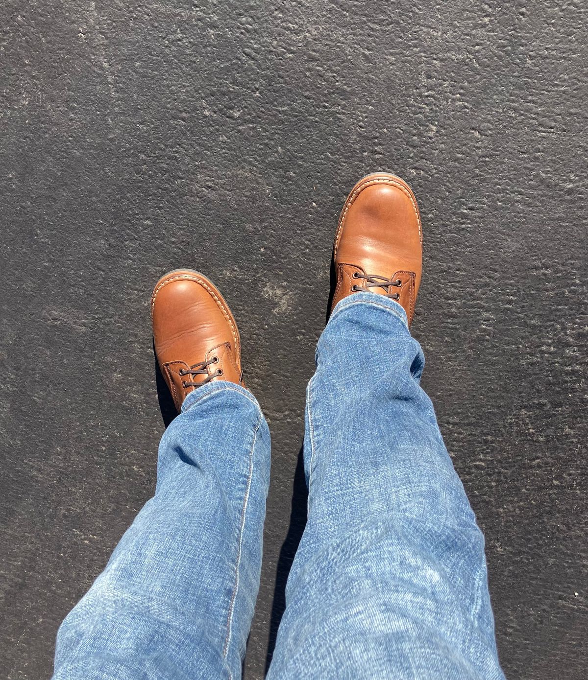 Photo by jbyer111 on February 19, 2024 of the White's Bounty Hunter in Horween Natural Chromexcel.