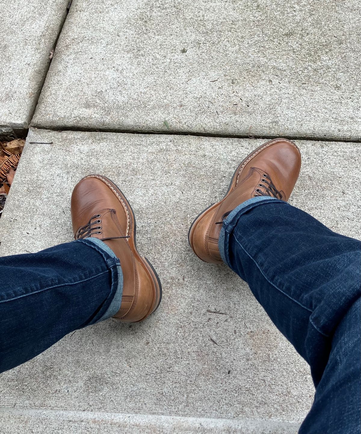 Photo by jbyer111 on March 5, 2024 of the White's Bounty Hunter in Horween Natural Chromexcel.