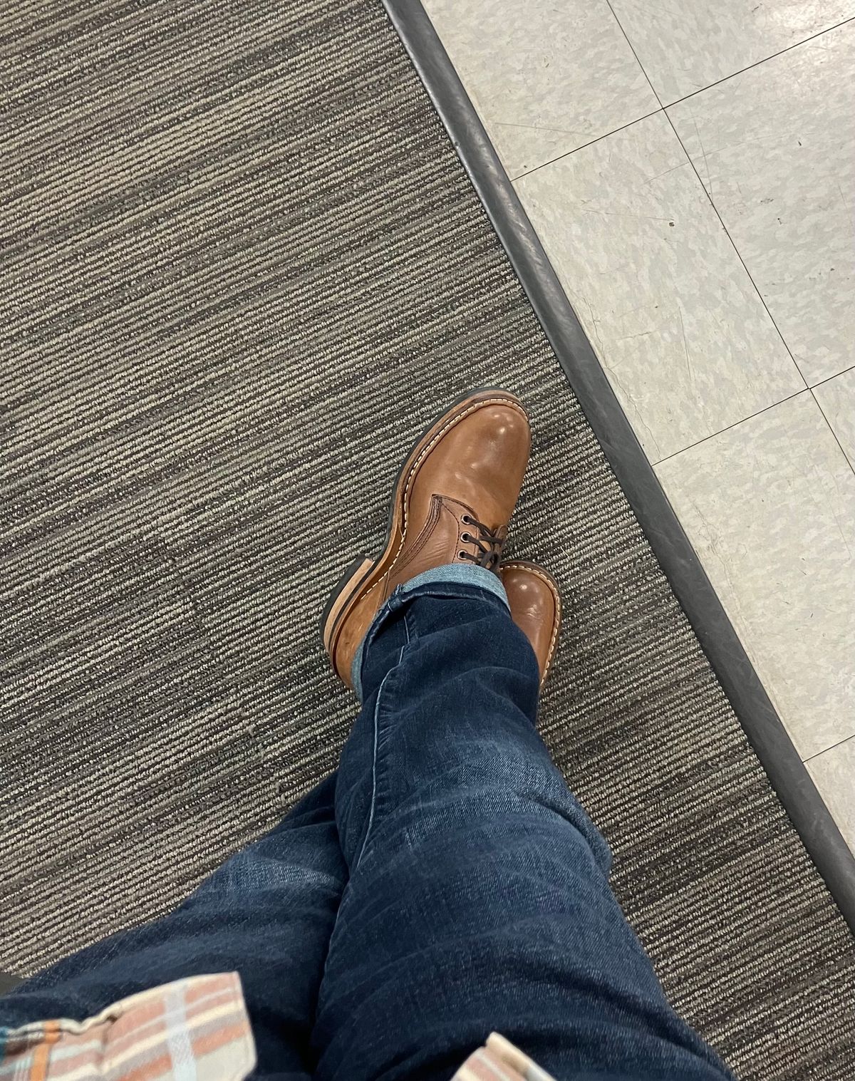 Photo by jbyer111 on May 6, 2024 of the White's Bounty Hunter in Horween Natural Chromexcel.