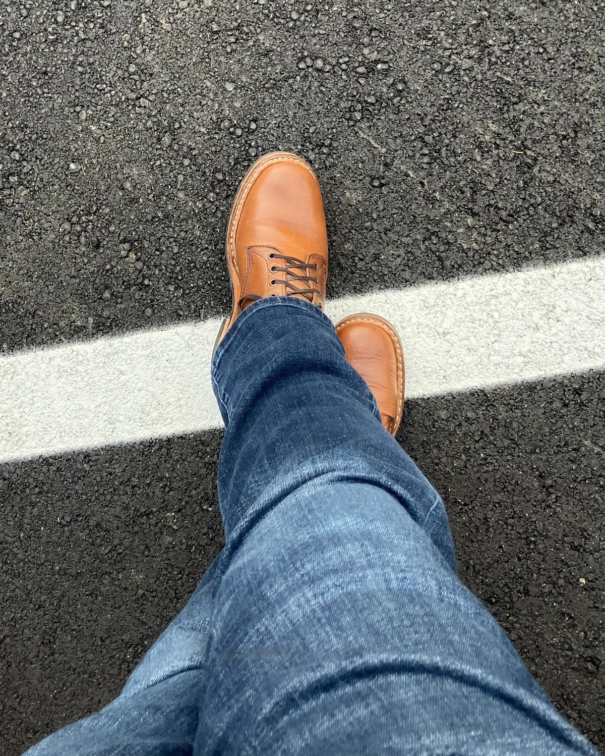 Photo by jbyer111 on July 16, 2024 of the White's Bounty Hunter in Horween Natural Chromexcel.