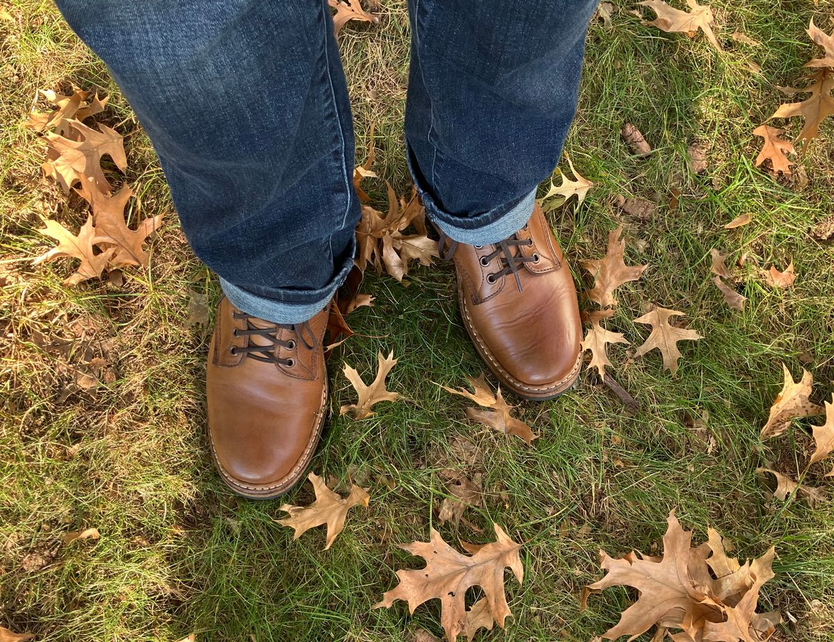 Photo by jbyer111 on October 23, 2024 of the White's Bounty Hunter in Horween Natural Chromexcel.