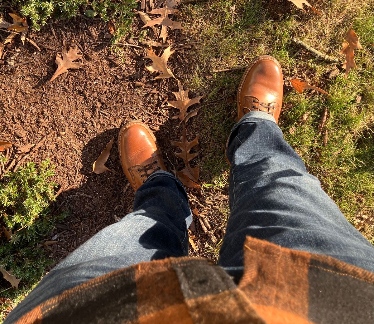 Photo by jbyer111 on December 3, 2024 of the White's Bounty Hunter in Horween Natural Chromexcel.