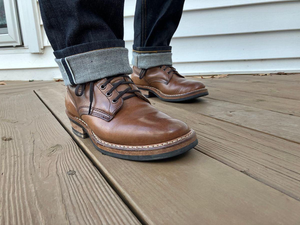 Photo by jbyer111 on December 19, 2024 of the White's Bounty Hunter in Horween Natural Chromexcel.