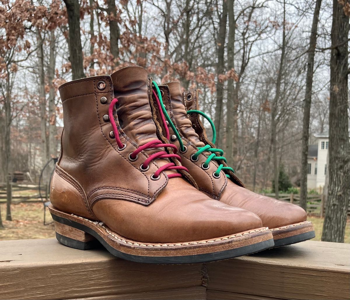 Photo by jbyer111 on December 25, 2024 of the White's Bounty Hunter in Horween Natural Chromexcel.