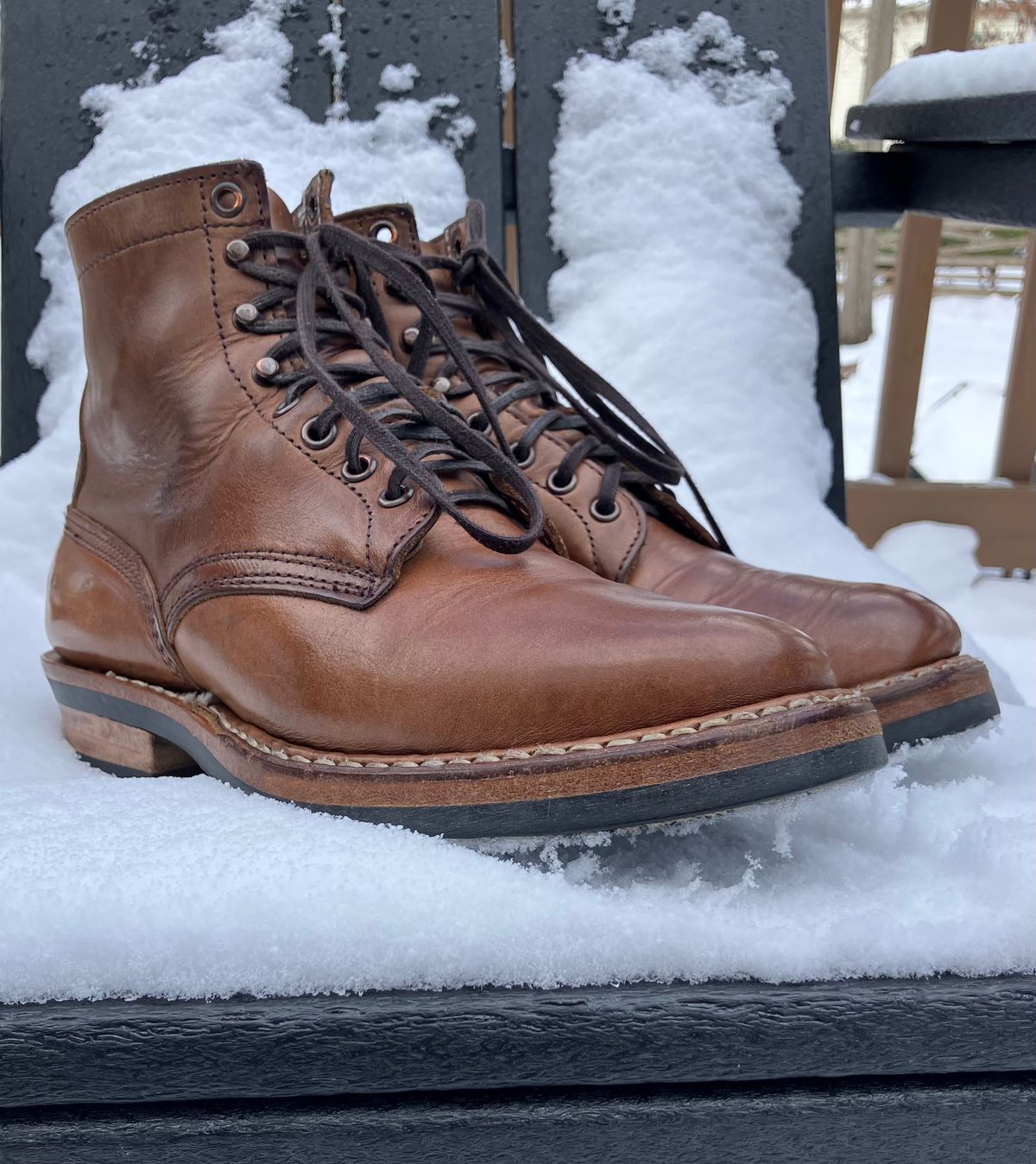 Photo by jbyer111 on January 11, 2025 of the White's Bounty Hunter in Horween Natural Chromexcel.