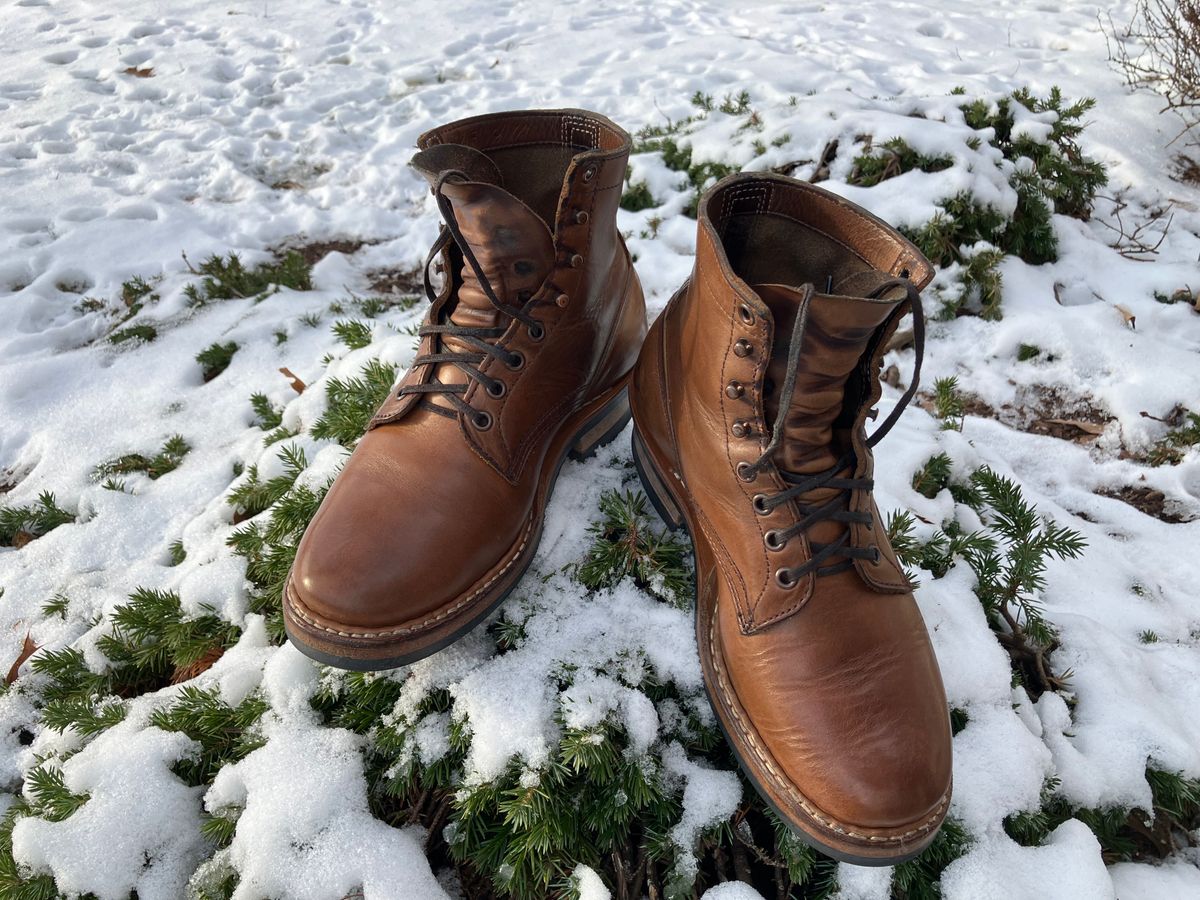 Photo by jbyer111 on January 24, 2025 of the White's Bounty Hunter in Horween Natural Chromexcel.