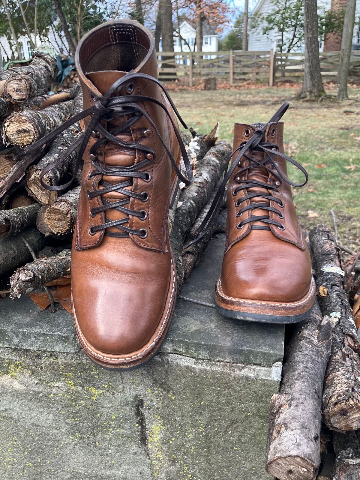 Photo by jbyer111 on March 6, 2025 of the White's Bounty Hunter in Horween Natural Chromexcel.