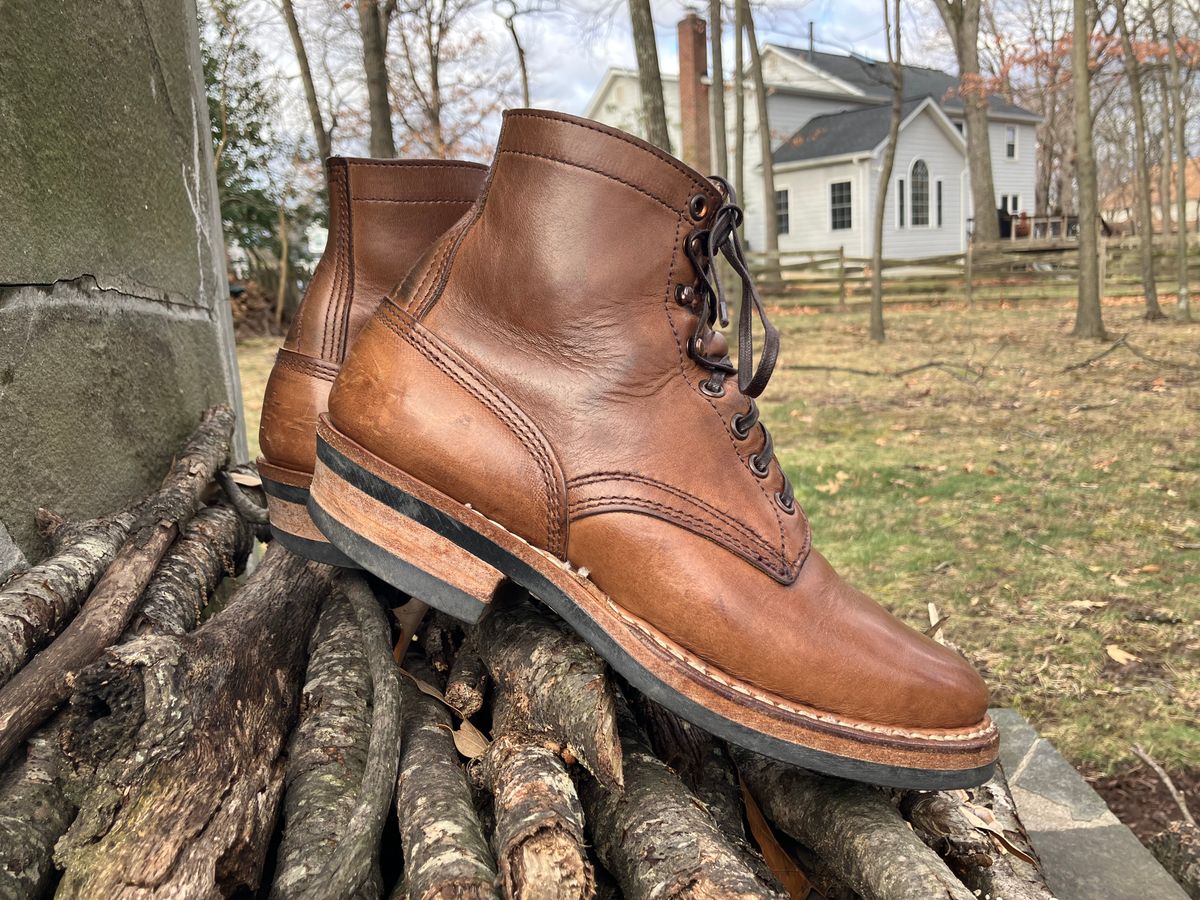 Photo by jbyer111 on March 23, 2025 of the White's Bounty Hunter in Horween Natural Chromexcel.