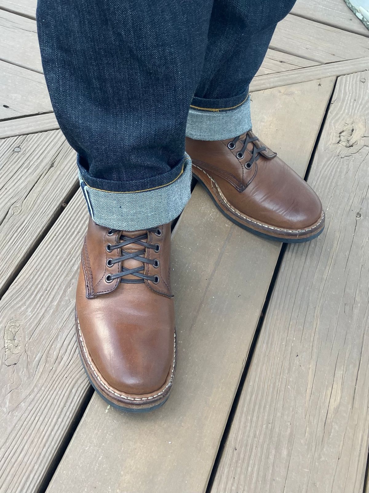 Photo by jbyer111 on March 26, 2025 of the White's Bounty Hunter in Horween Natural Chromexcel.