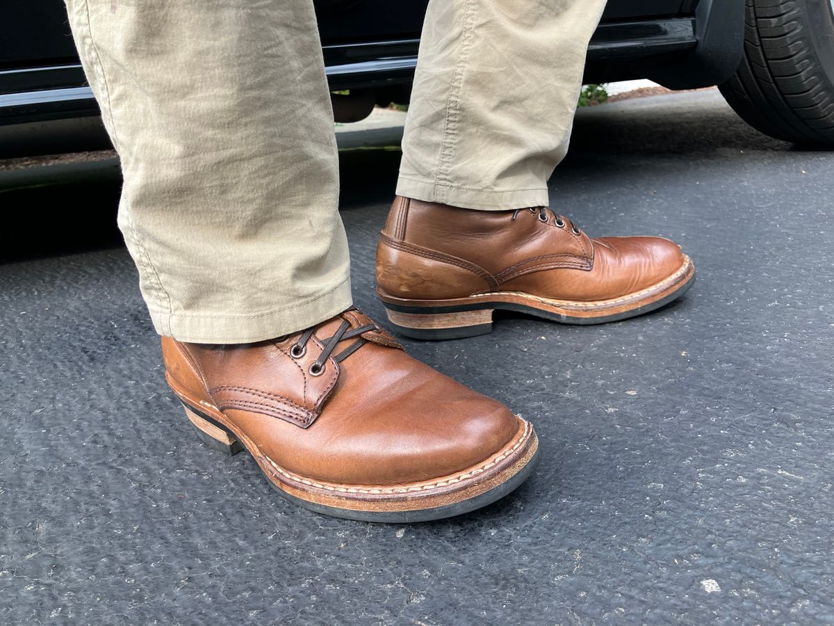 Photo by jbyer111 on August 5, 2025 of the White's Bounty Hunter in Horween Natural Chromexcel.