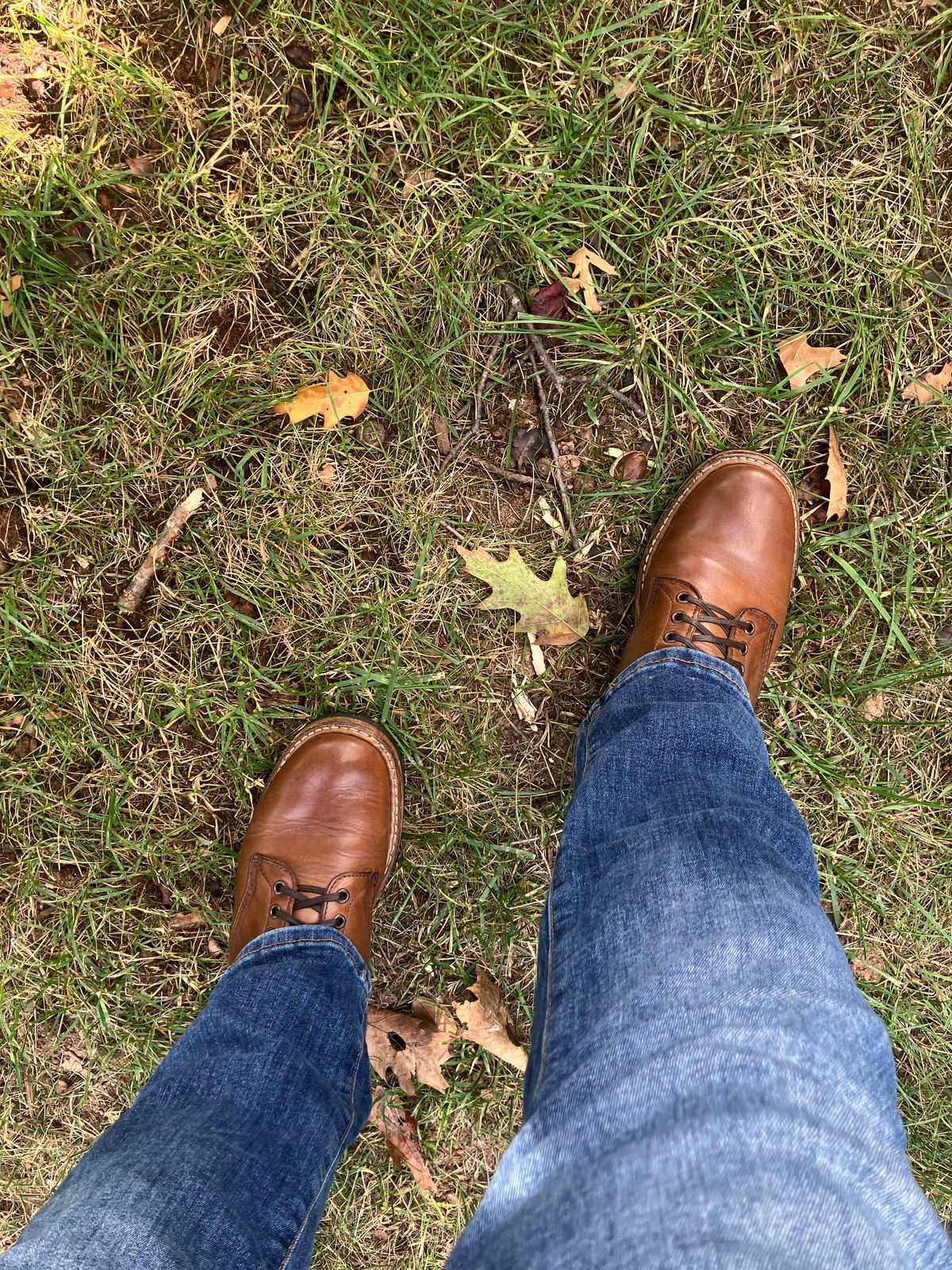 Photo by jbyer111 on October 7, 2025 of the White's Bounty Hunter in Horween Natural Chromexcel.