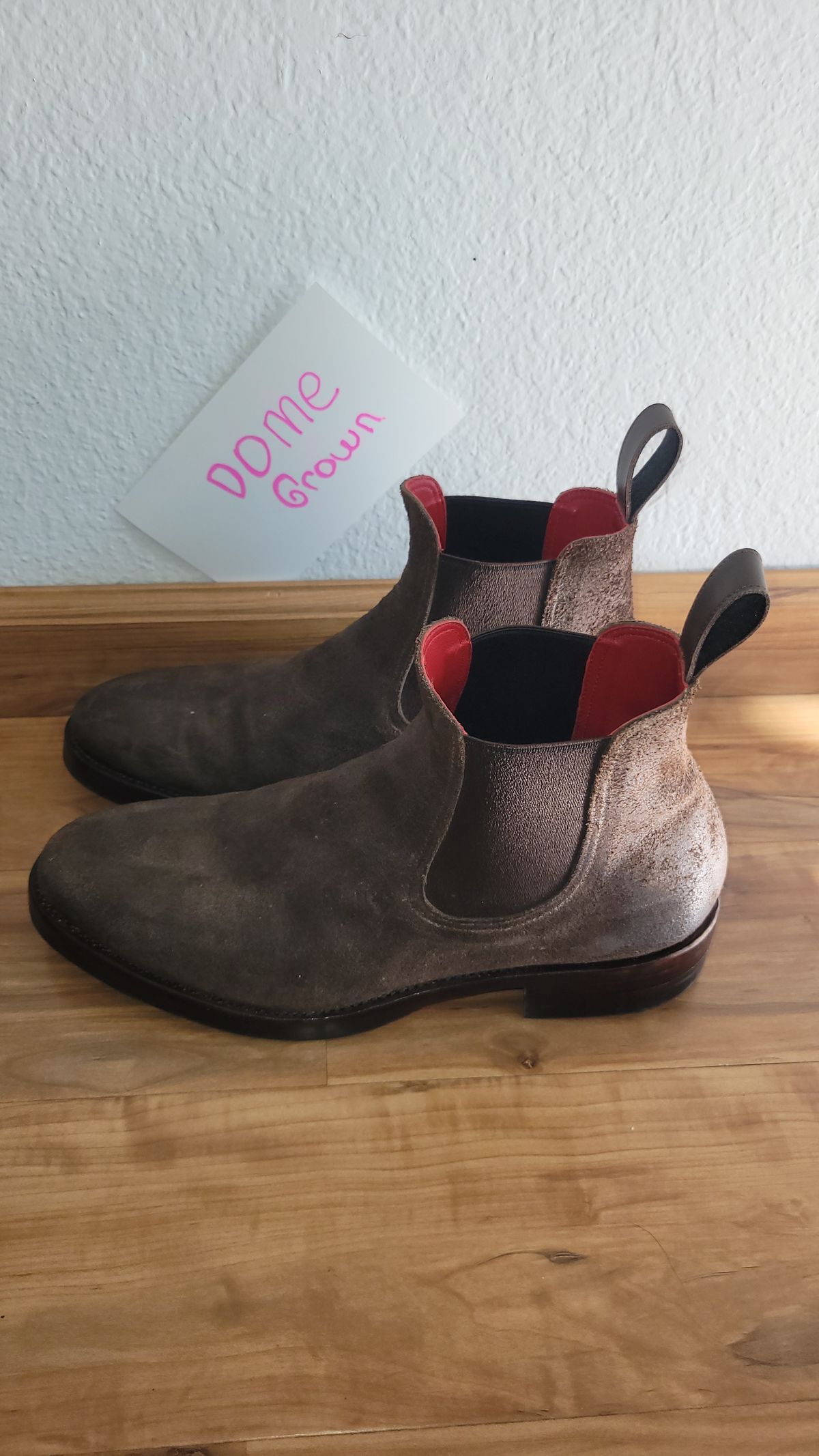Photo by Dodgers78 on November 5, 2023 of the Benzein The Seventh Chelsea Boot in Indonesian Dark Brown Waxed Flesh.