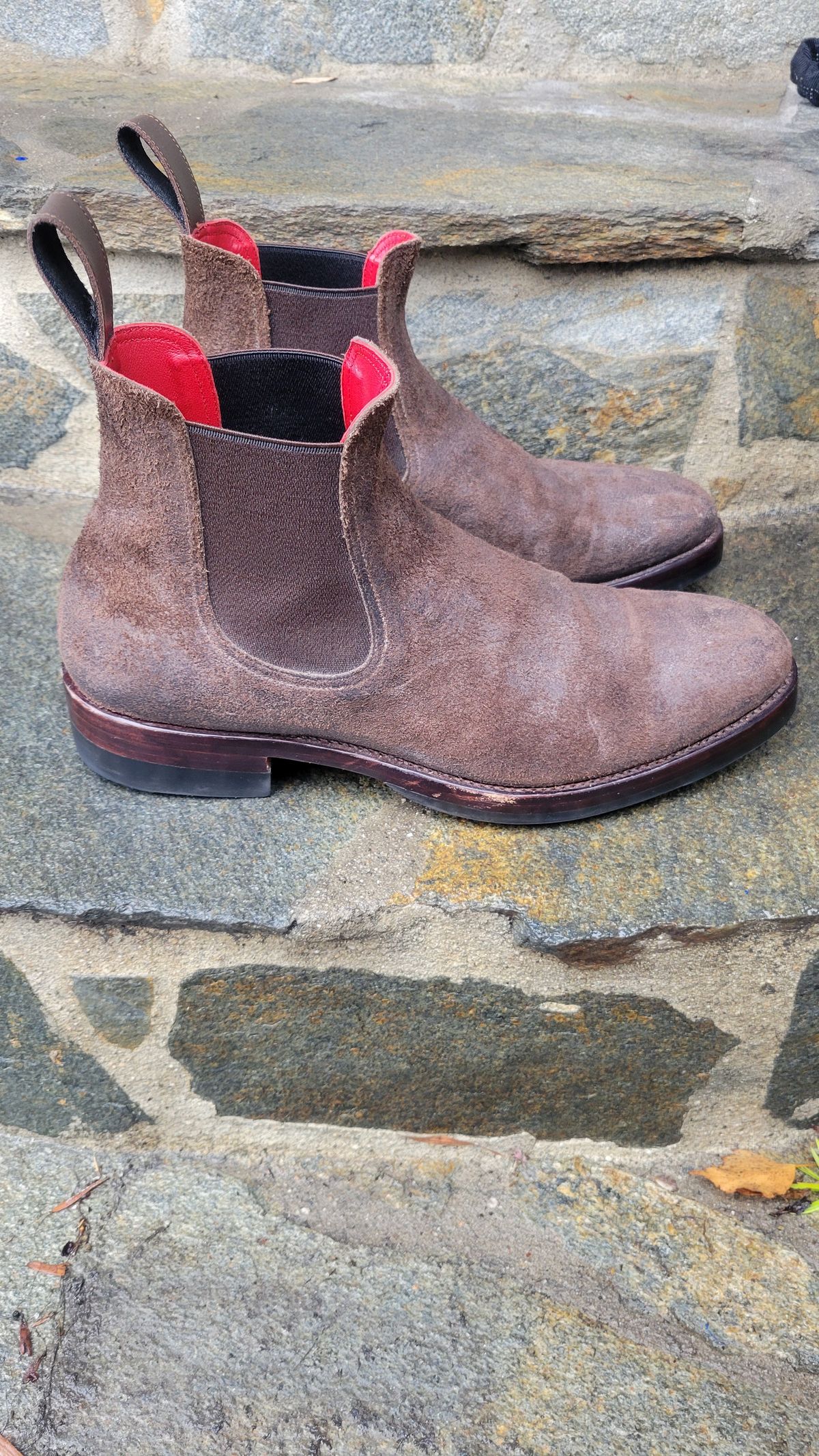 Photo by Dodgers78 on February 5, 2024 of the Benzein The Seventh Chelsea Boot in Indonesian Dark Brown Waxed Flesh.