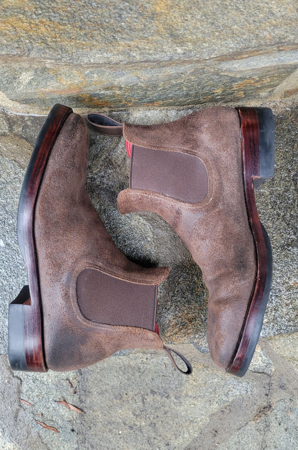 Photo by Dodgers78 on February 5, 2024 of the Benzein The Seventh Chelsea Boot in Indonesian Dark Brown Waxed Flesh.