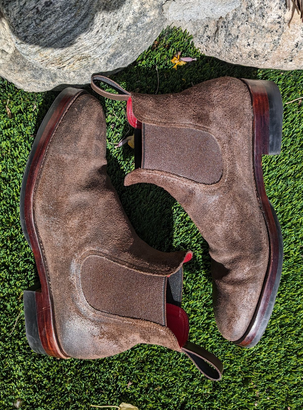 Photo by Dodgers78 on March 4, 2024 of the Benzein The Seventh Chelsea Boot in Indonesian Dark Brown Waxed Flesh.