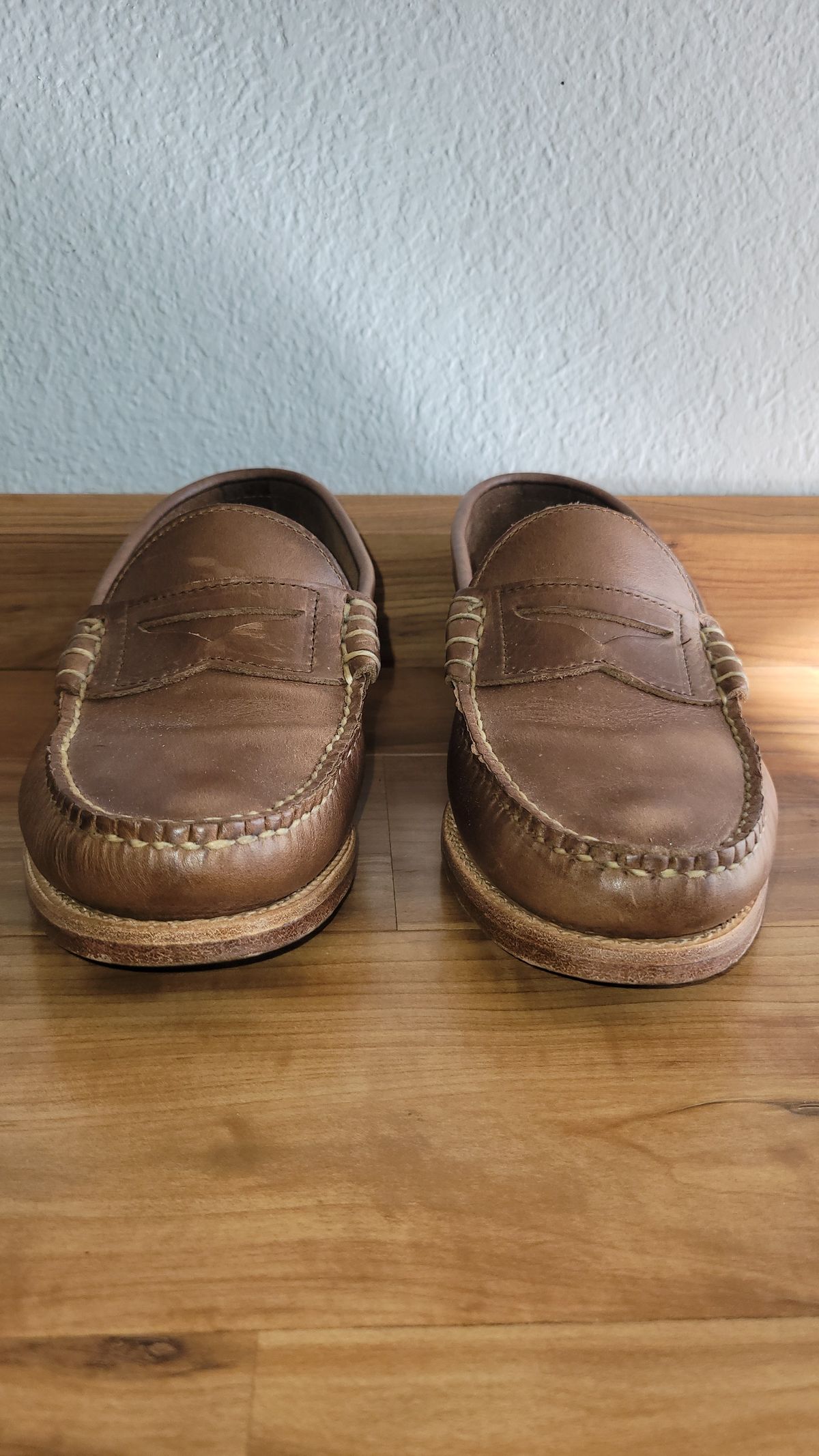 Photo by Dodgers78 on November 5, 2023 of the Rancourt & Co. Beefroll Penny Loafers in Horween Natural Chromexcel.