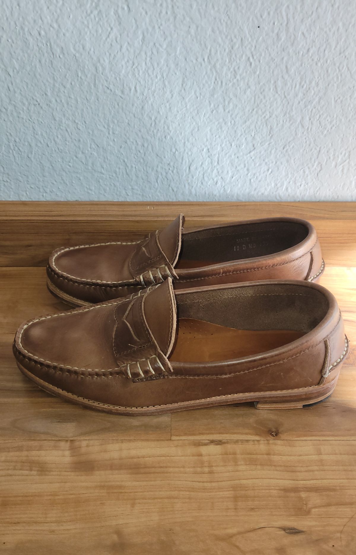 Photo by Dodgers78 on November 5, 2023 of the Rancourt & Co. Beefroll Penny Loafers in Horween Natural Chromexcel.