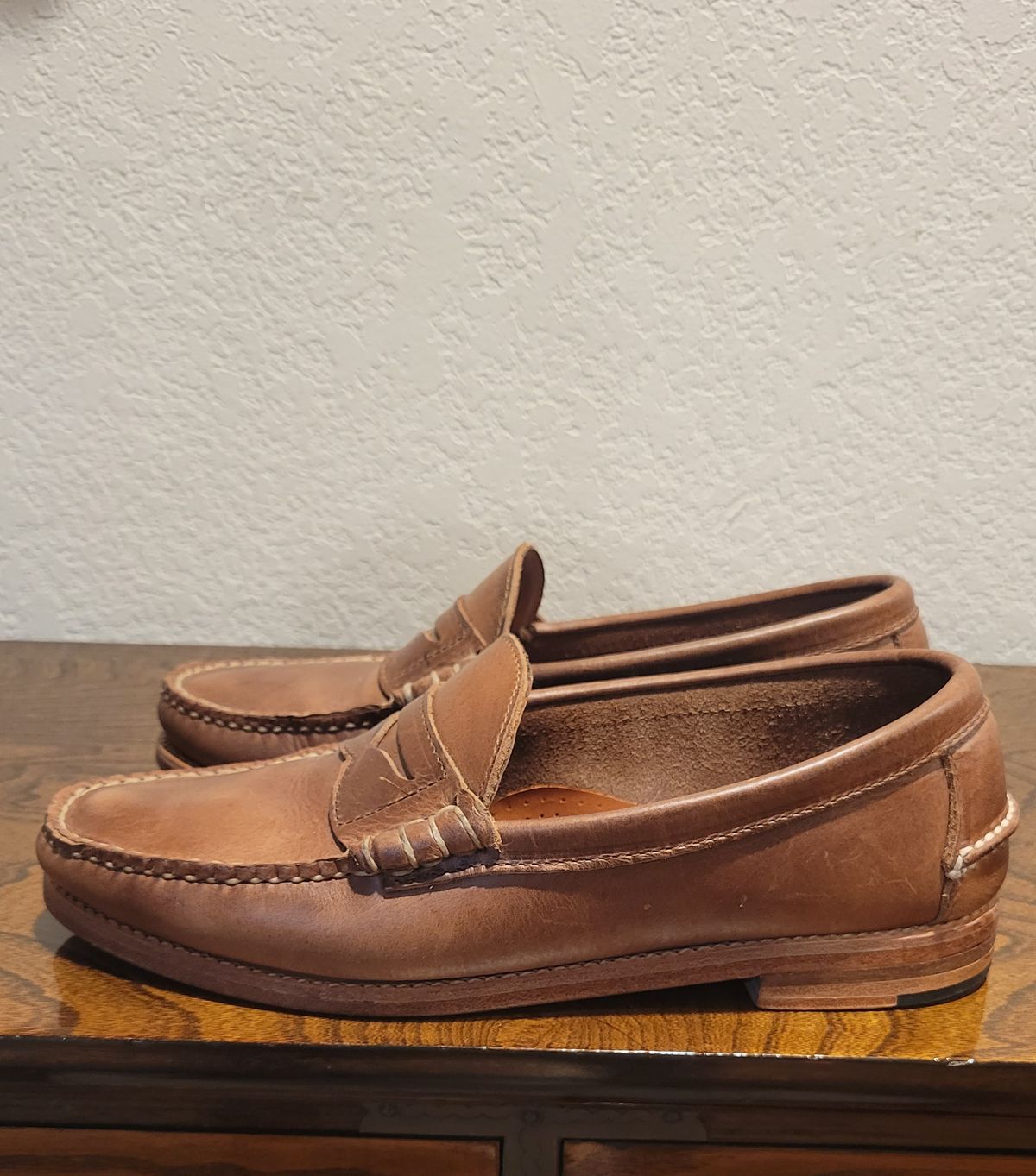 Photo by Dodgers78 on January 4, 2024 of the Rancourt & Co. Beefroll Penny Loafers in Horween Natural Chromexcel.