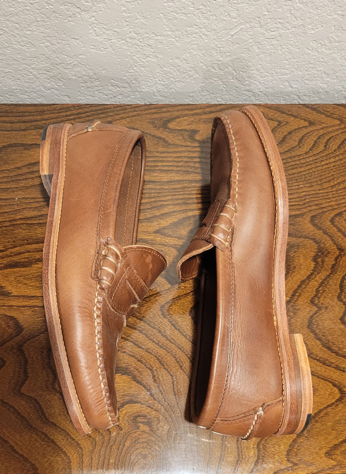 Photo by Dodgers78 on January 4, 2024 of the Rancourt & Co. Beefroll Penny Loafers in Horween Natural Chromexcel.