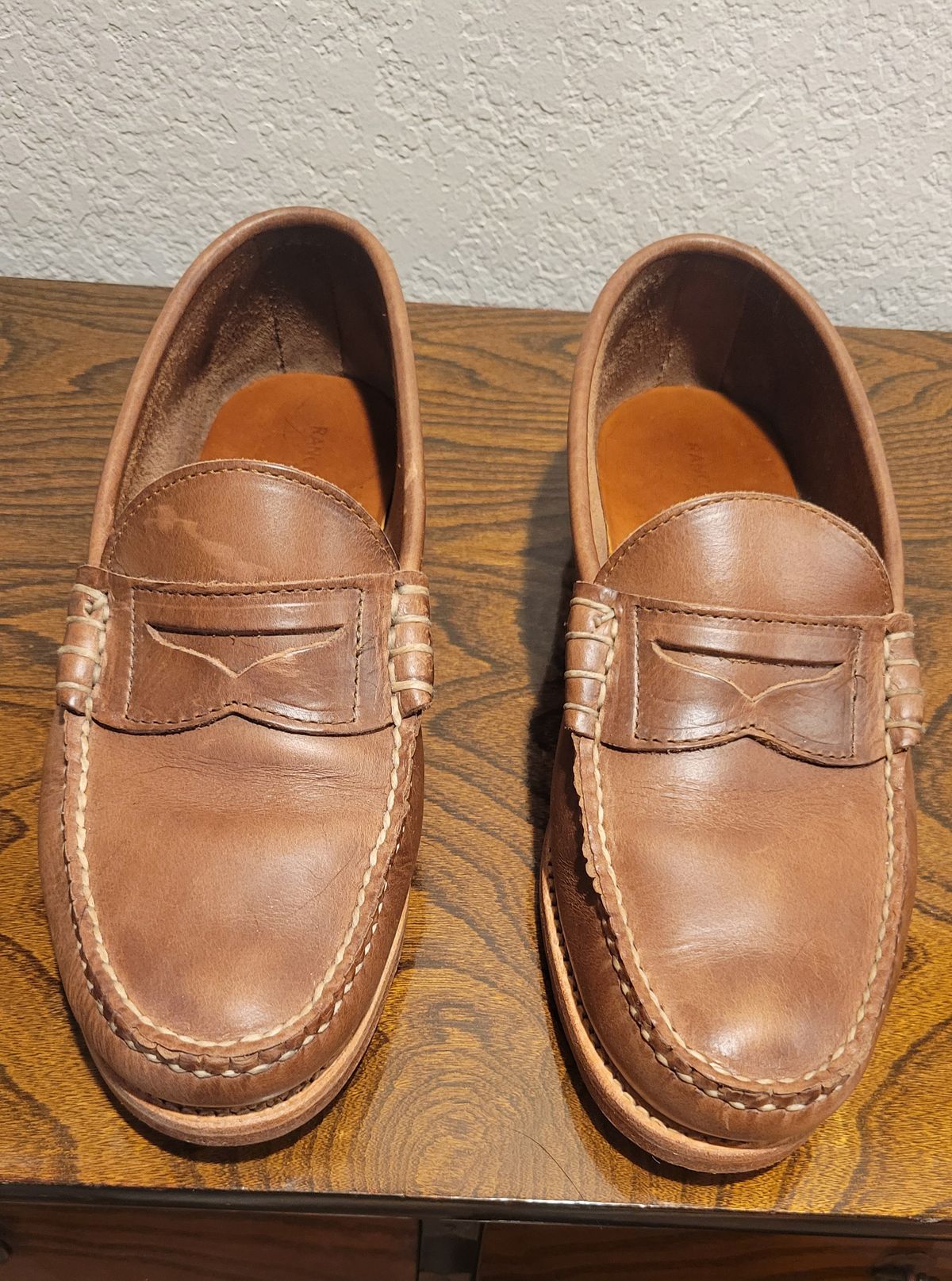 Photo by Dodgers78 on January 4, 2024 of the Rancourt & Co. Beefroll Penny Loafers in Horween Natural Chromexcel.