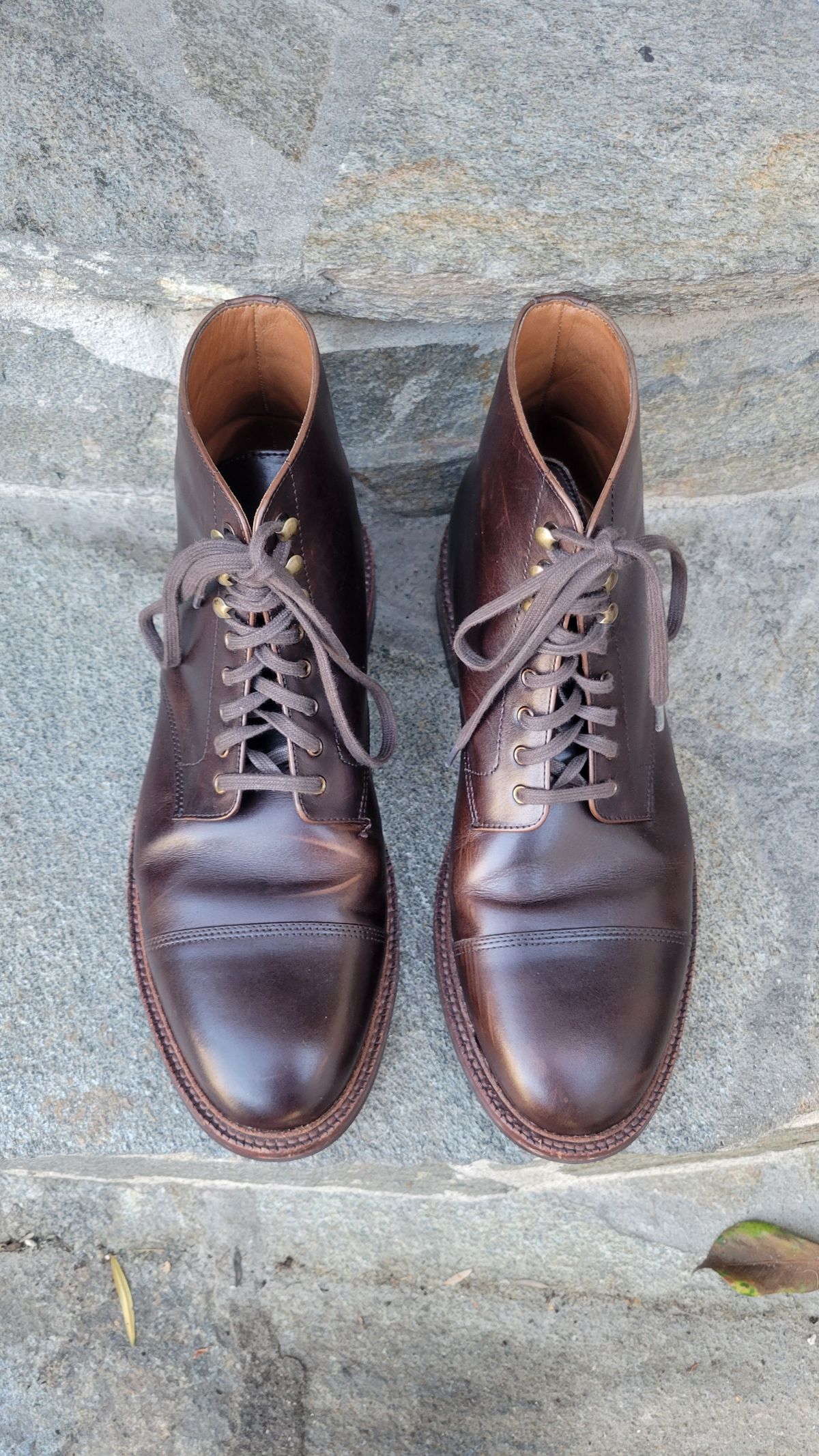 Photo by Dodgers78 on November 5, 2022 of the Grant Stone Cap Toe Boot in Unlisted Leather.