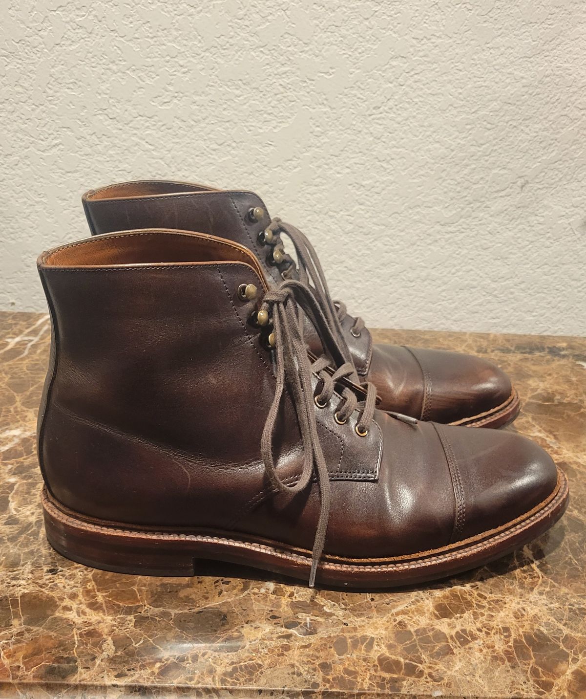Photo by Dodgers78 on January 6, 2023 of the Grant Stone Cap Toe Boot in Unlisted Leather.