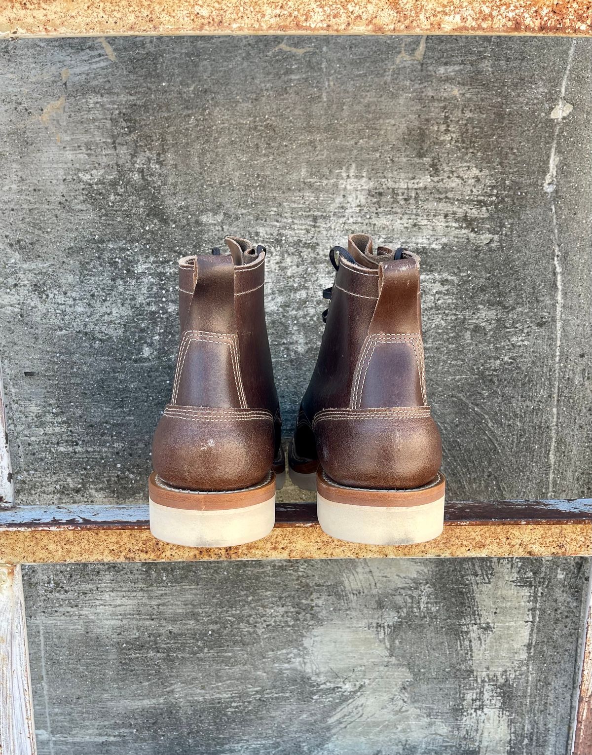 Photo by shanesboots on October 5, 2022 of the White's 350 Cruiser in Horween Natural Chromexcel Roughout.
