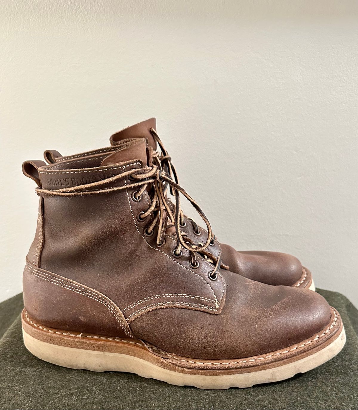 Photo by shanesboots on December 6, 2022 of the White's 350 Cruiser in Horween Natural Chromexcel Roughout.
