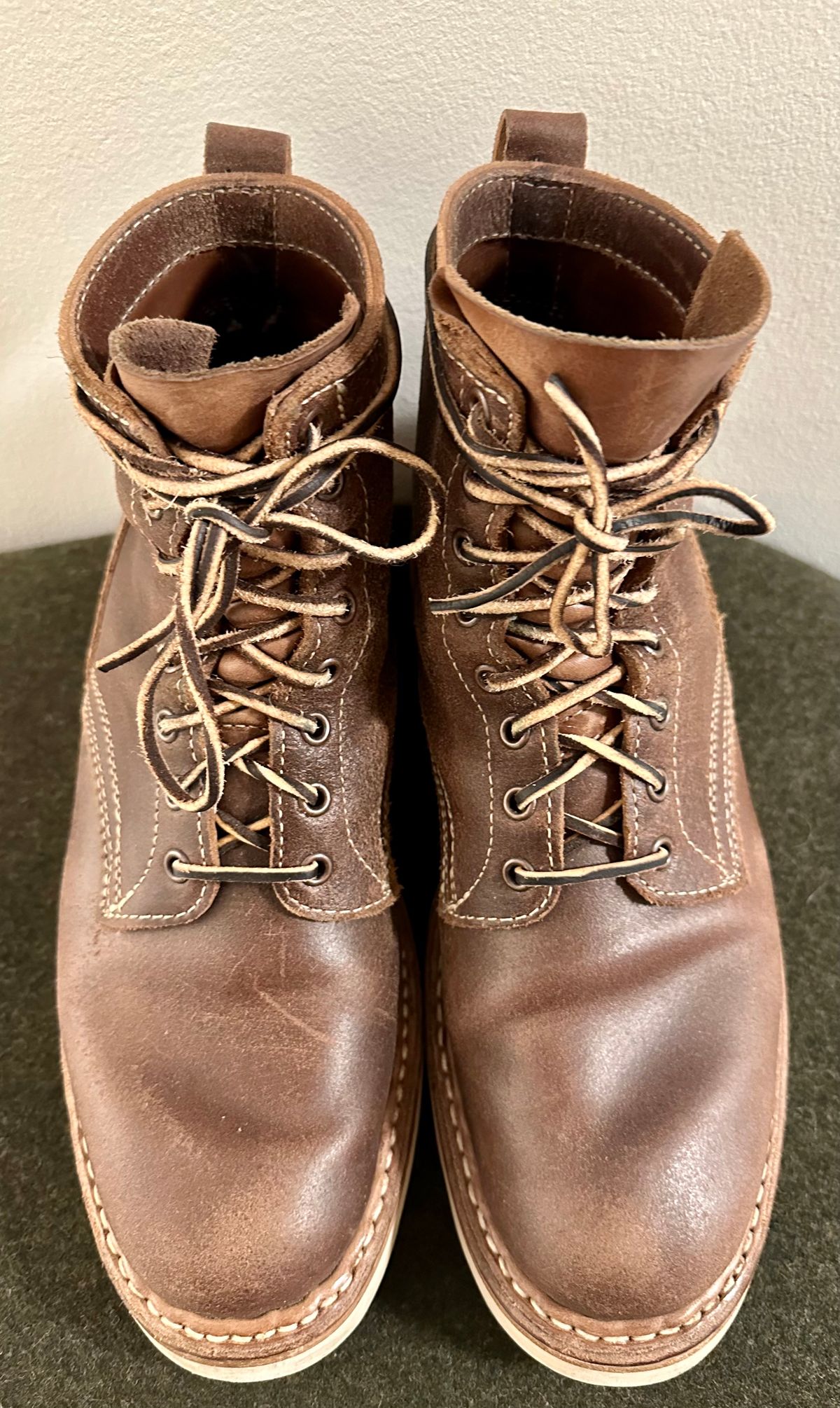 Photo by shanesboots on December 6, 2022 of the White's 350 Cruiser in Horween Natural Chromexcel Roughout.