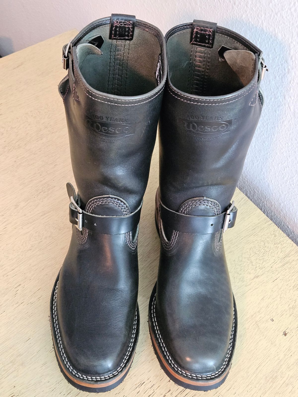 Photo by aDogNamedMerle on October 15, 2024 of the Wesco Mister Lou in Maryam Petrolio Waxed Black Horsehide.