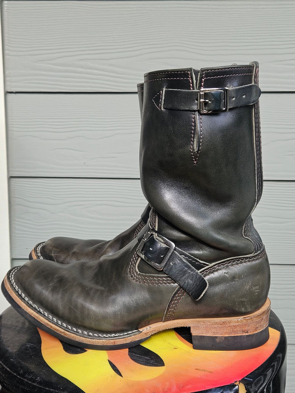 Photo by aDogNamedMerle on November 3, 2024 of the Wesco Mister Lou in Maryam Petrolio Waxed Black Horsehide.