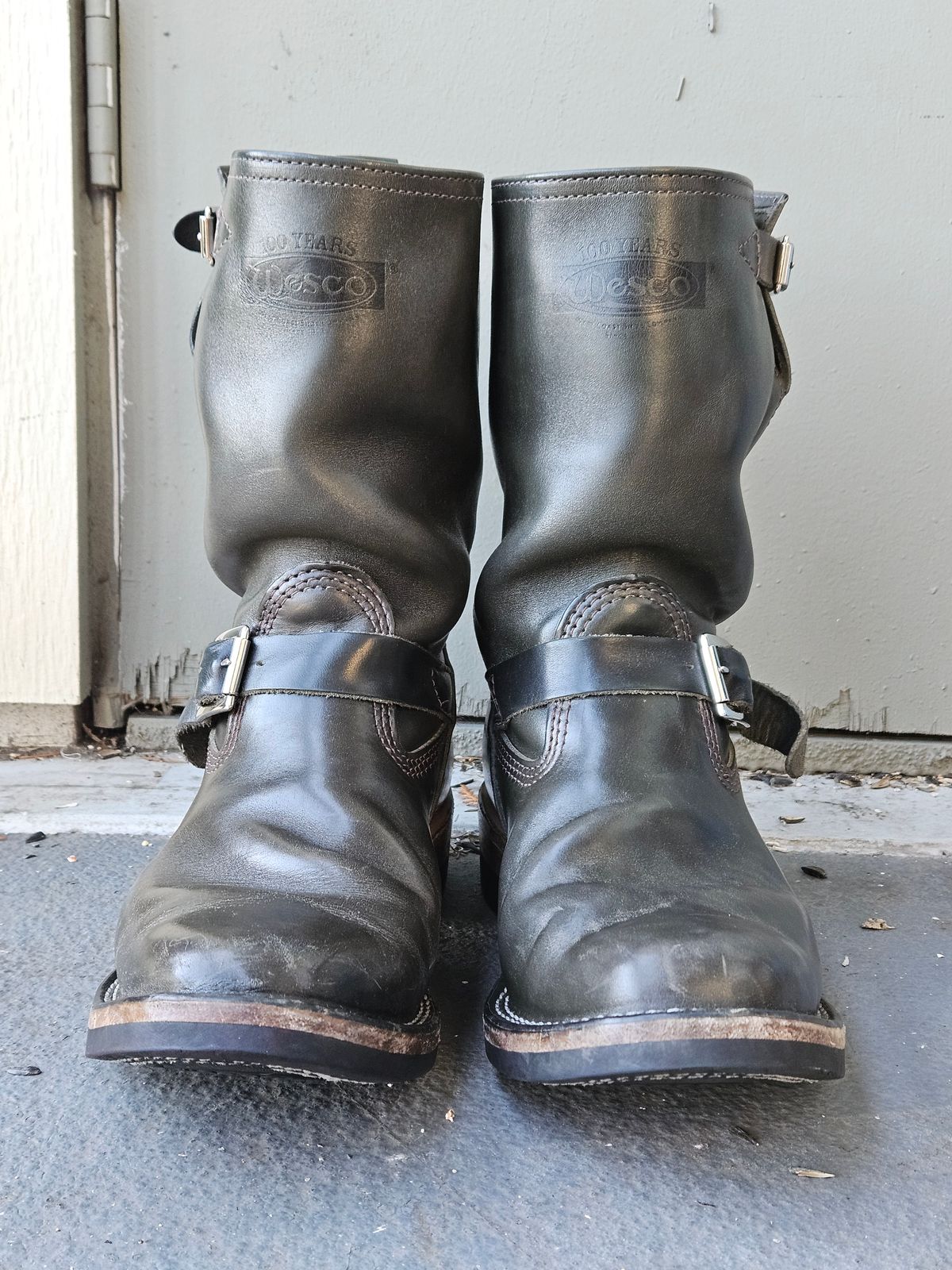 Photo by aDogNamedMerle on December 1, 2024 of the Wesco Mister Lou in Maryam Petrolio Waxed Black Horsehide.